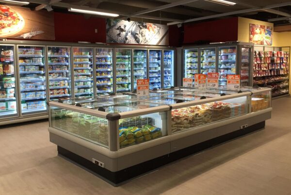 Display refrigerators